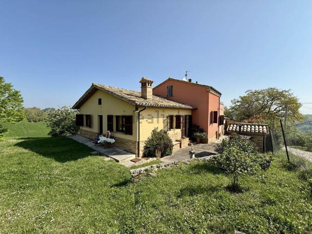 Casa in vendita a Marche, Macerata