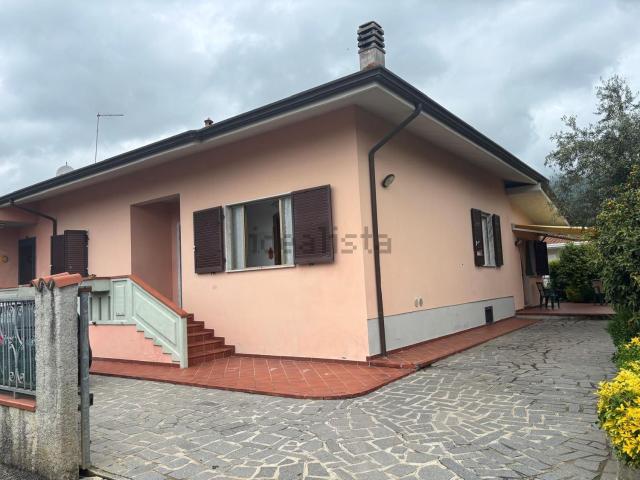 Casa in vendita a Romagnano, Marina Di Massa