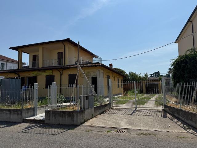 Casa in vendita a Pozzolo Formigaro, Alessandria