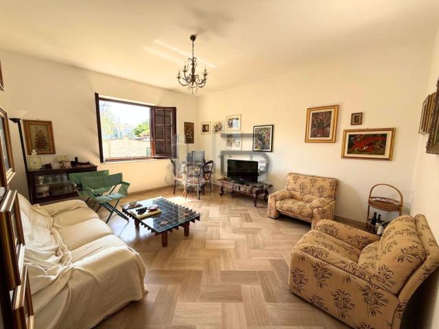 Casa in vendita a Perticata, Carrara