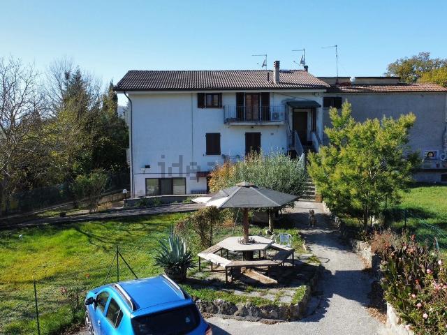 Casa in vendita a Fossato Di Vico, Umbria