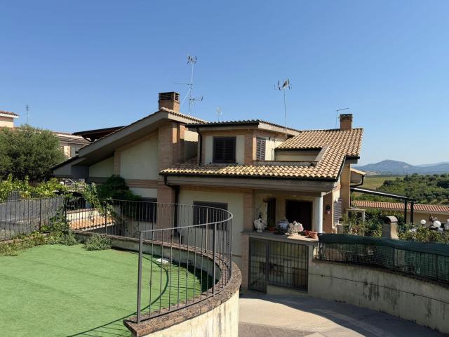 Casa in vendita a Guidonia Montecelio, Roma Capitale