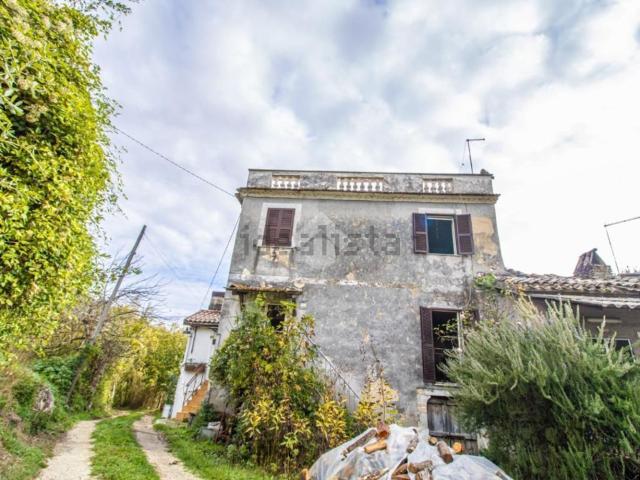 Casa in vendita a Vacone, Lazio