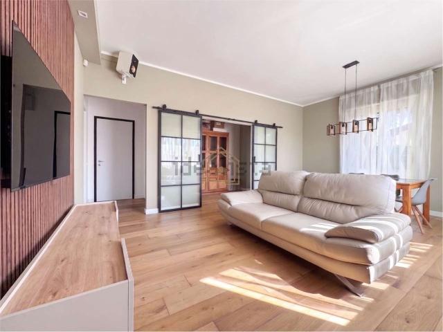 Casa in vendita a Rivoltella del Garda, Desenzano Del Garda