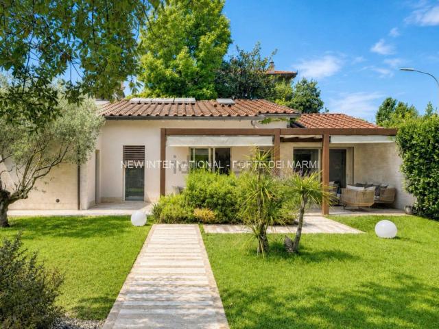 Casa in vendita a Vittoria Apuana, Forte Dei Marmi