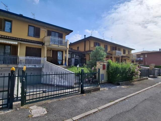 Casa in vendita a Borgo San Giovanni, Lombardia
