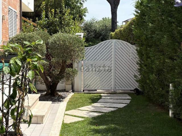 Casa in vendita a Tonfano, Toscana