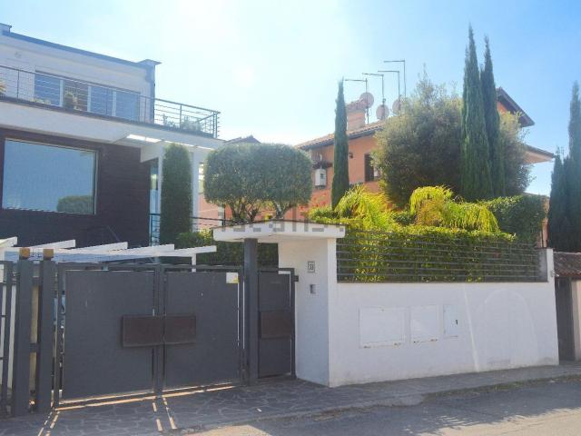 Casa in vendita a Giardino di Roma, Roma Capitale