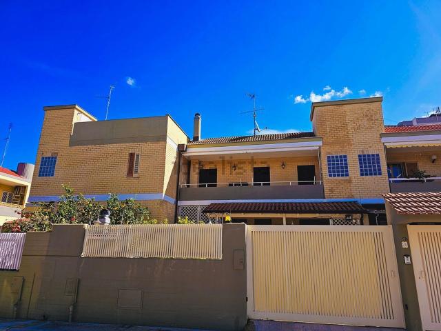Casa in vendita a Loseto, Bari