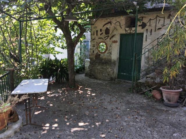 Casa in vendita a Follo, Liguria