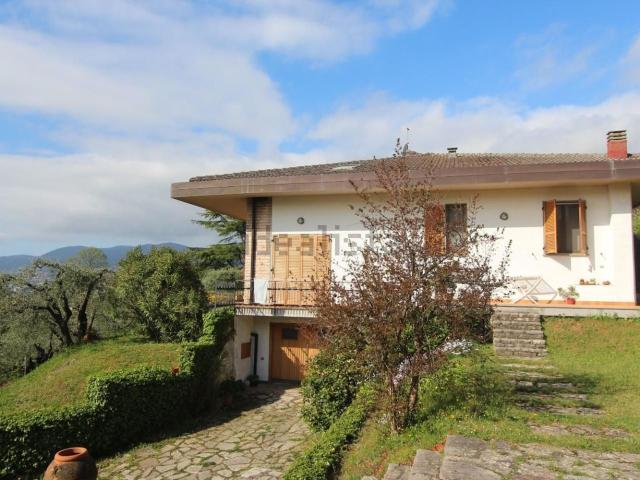 Casa in vendita a Montepertico, La Spezia