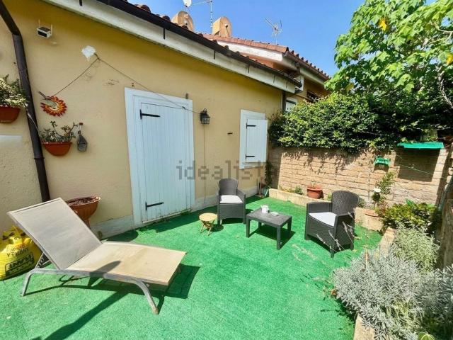 Casa in vendita a Marina di Tor San Lorenzo, Roma Capitale