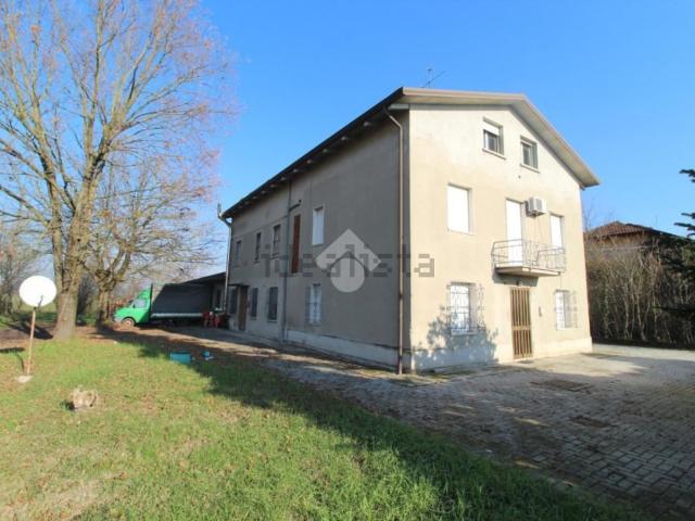 Casa in vendita a Terra di Mezzo, Re