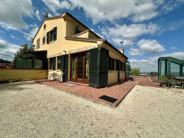 Casa in vendita a Colleverde, Marche