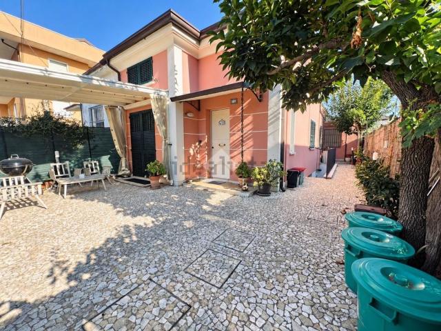 Casa in vendita a Miramare, Rimini