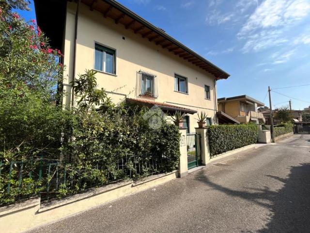 Casa in vendita a Marina di Massa, Marina Di Massa