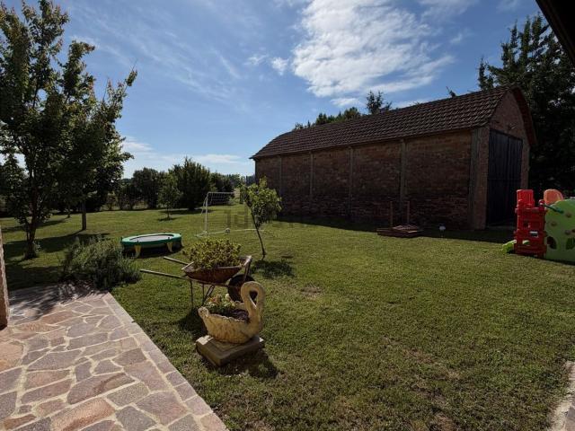 Casa in vendita a Ferrara, Reggio Emilia