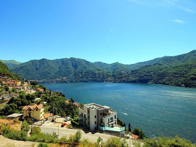 Casa in vendita a Carate Urio, Lombardia