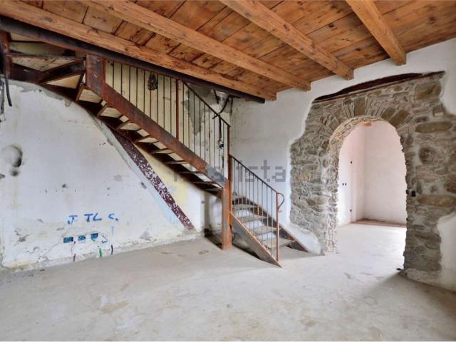 Casa in vendita a Almenno San Salvatore, Bergamo
