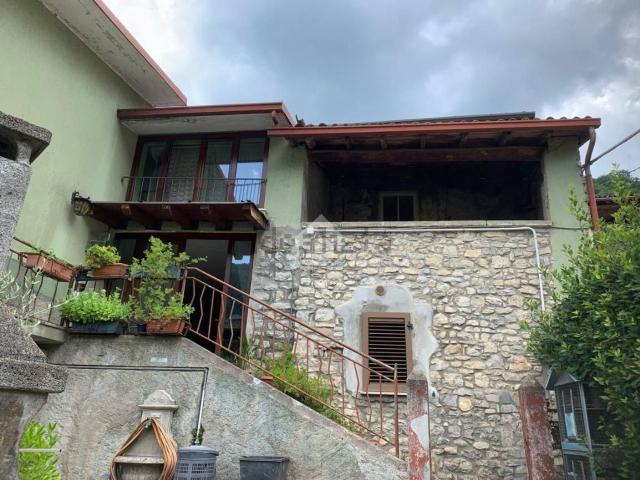 Casa in vendita a Forno, Adrara San Rocco