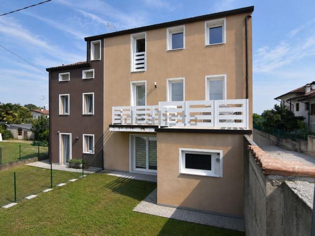 Casa in vendita a Tezze Sul Brenta, Veneto