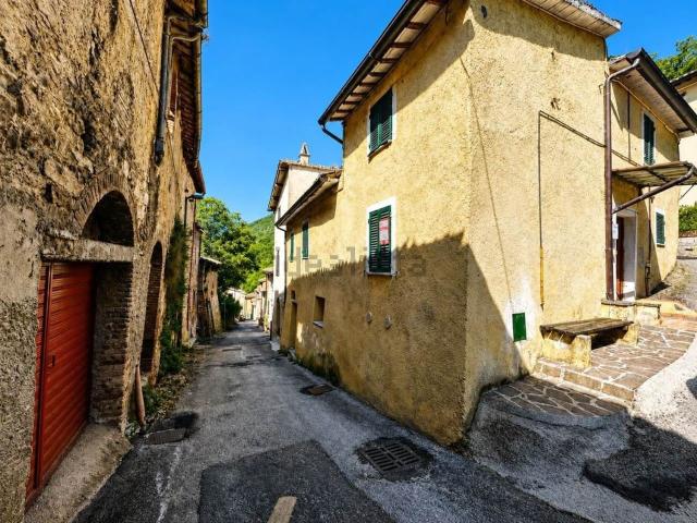 Casa in vendita a Sostino, Foligno
