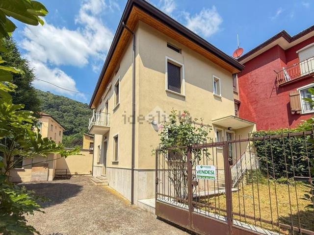 Casa in vendita a Airuno, Lombardia