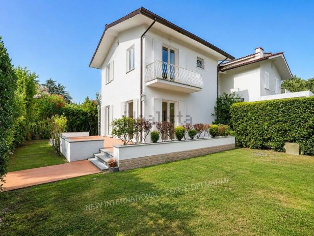 Casa in vendita a Vittoria Apuana, Forte Dei Marmi