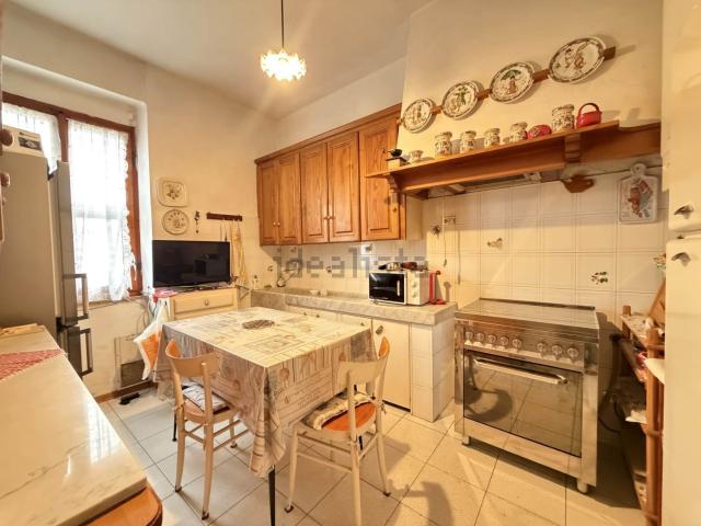 Casa in vendita a Sarzana, Liguria