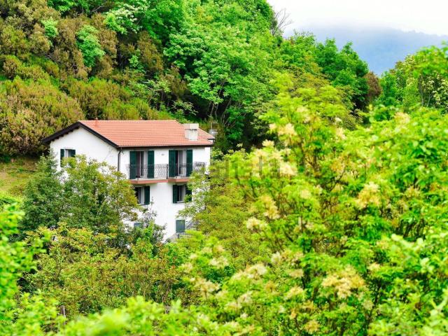 Casa in vendita a Lumarzo, Liguria