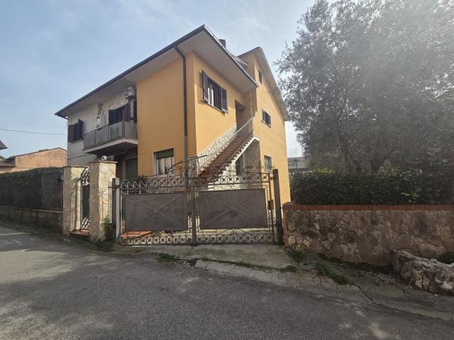 Casa in vendita a Ceccano, Lazio