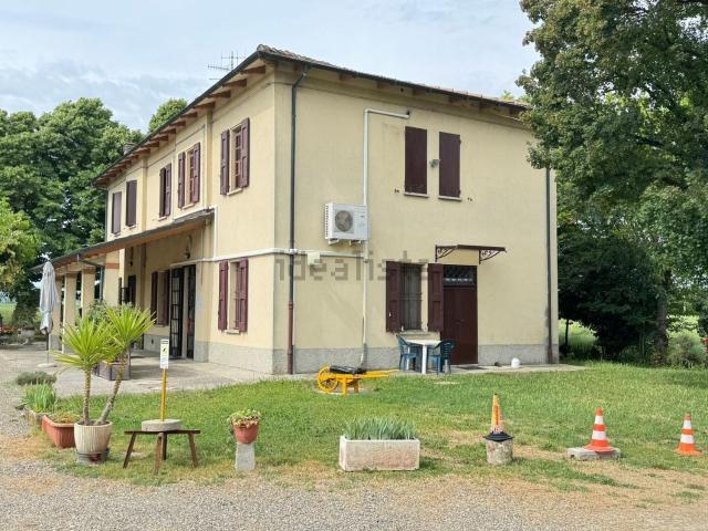Casa in vendita a Tavernelle Emilia, Calderara di Reno