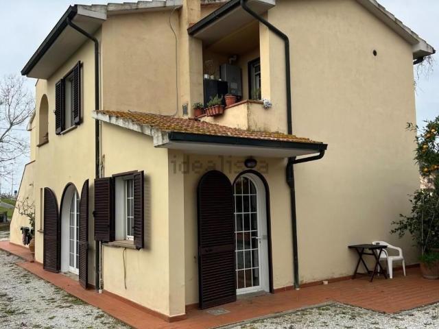 Casa in vendita a Cecina, Toscana
