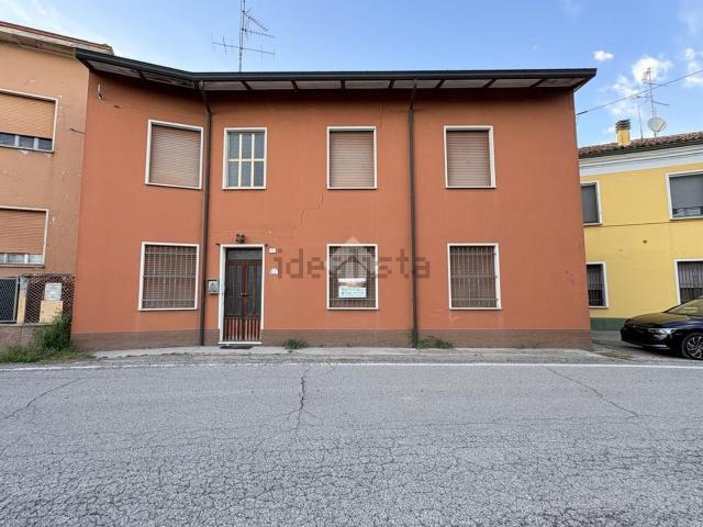 Casa in vendita a Suzzara, Lombardia