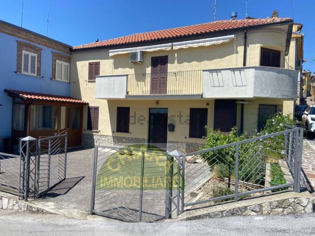 Casa in vendita a Guilmi, Abruzzo