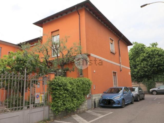 Casa in vendita a Rho, Lombardia