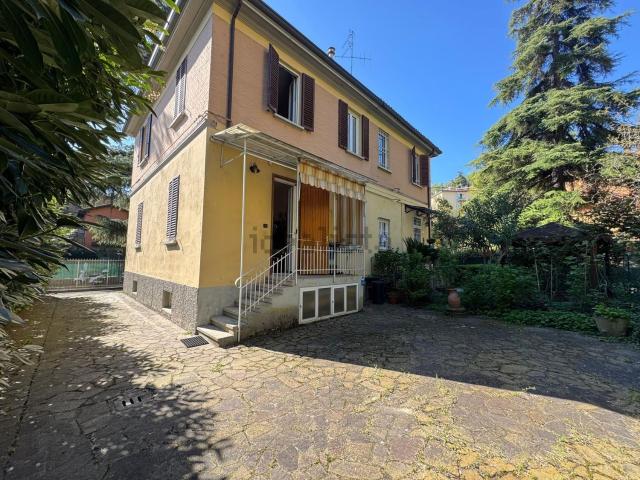 Casa in vendita a Santo Stefano, Bologna
