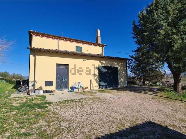 Casa in vendita a Gualdo Cattaneo, Umbria