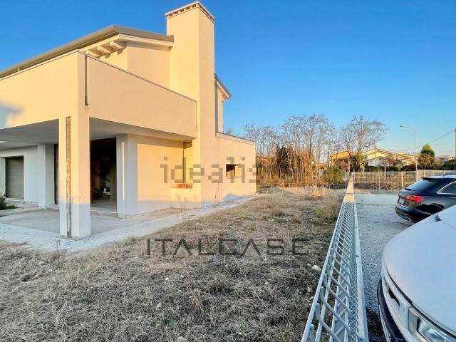Casa in vendita a Fonte, Loria