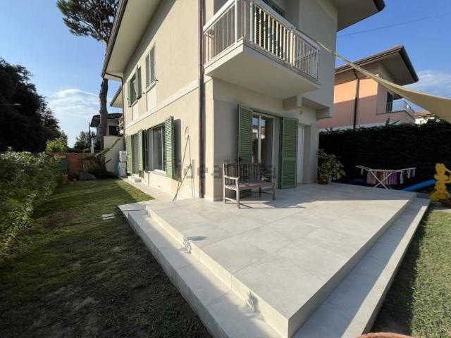 Casa in vendita a Marina di Pietrasanta, Pietrasanta