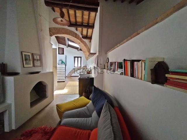 Casa in vendita a Fossato Di Vico, Umbria