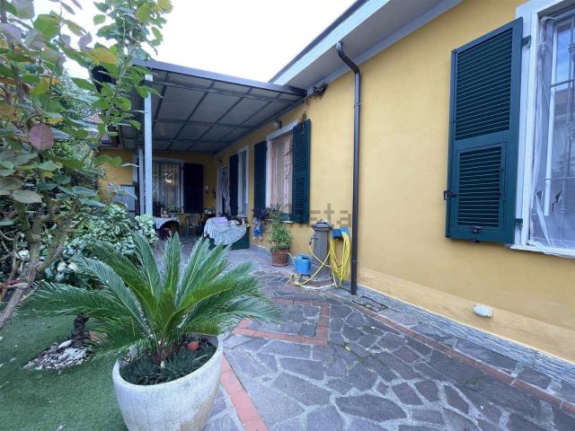 Casa in vendita a Sarzana, Liguria