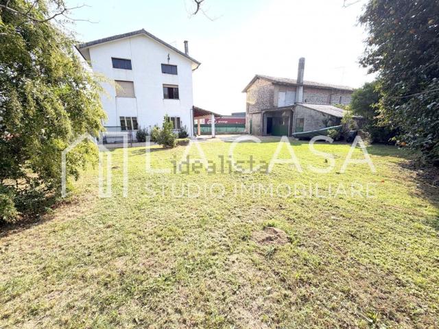 Casa in vendita a Rosa / Rose, San Vito al Tagliamento / San Vît dal Tiliment