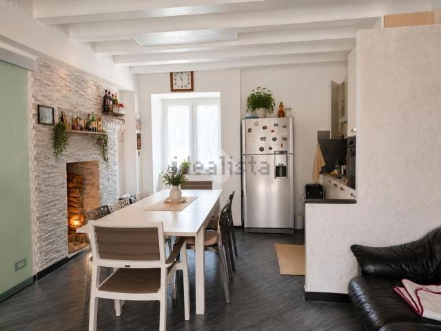 Casa in vendita a Montoggio, Liguria