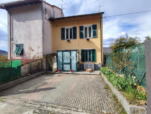 Casa in vendita a Montoggio, Liguria