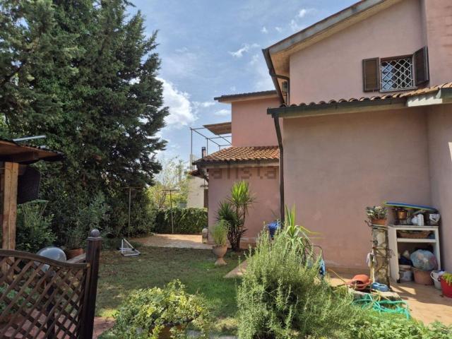 Casa in vendita a Ponticelli, Santa Maria a Monte