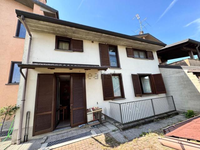 Casa in vendita a Cassina Pertusella, Caronno Pertusella