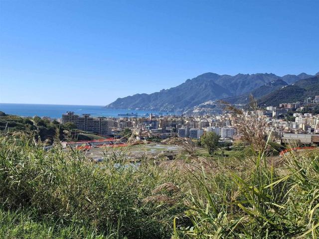 Casa in vendita a Salerno, Campania