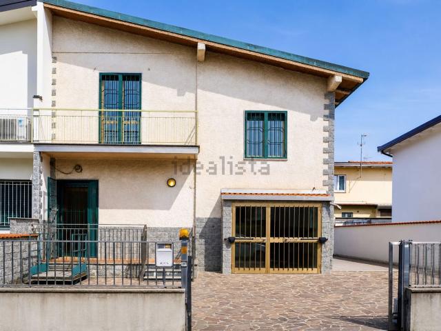 Casa in vendita a Lainate, Lombardia