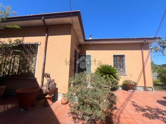 Casa in vendita a Sarzana, Liguria